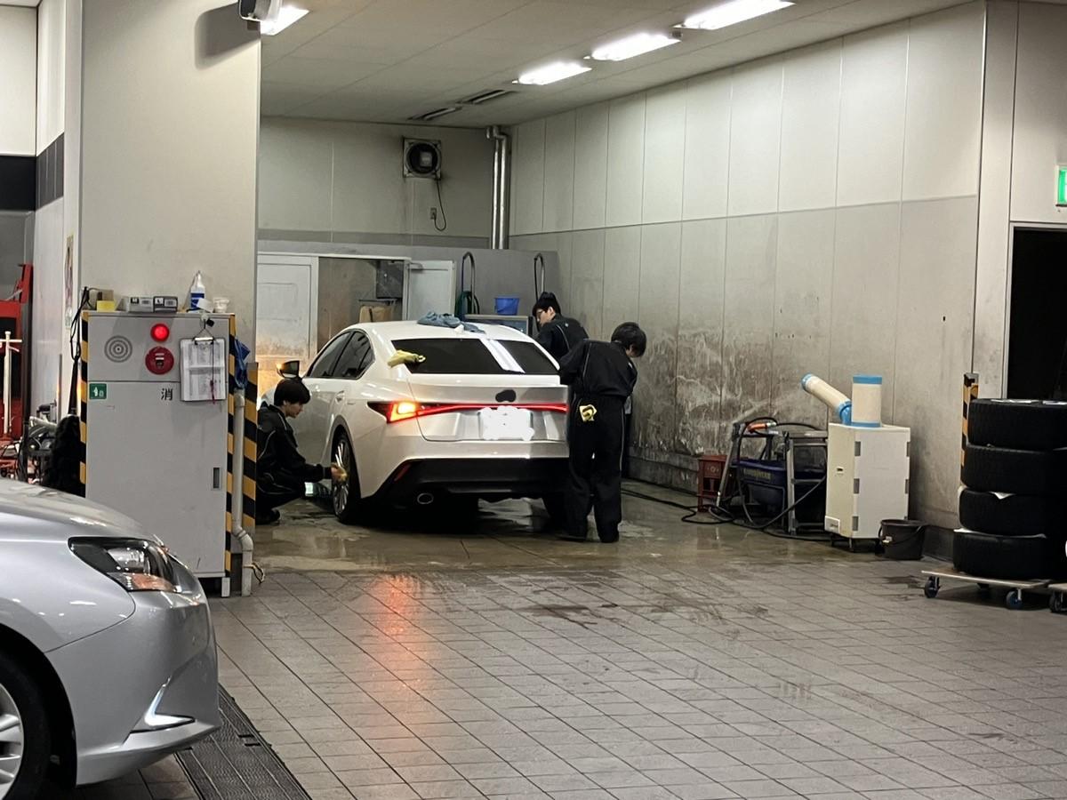 洗車スタッフも活躍中です。